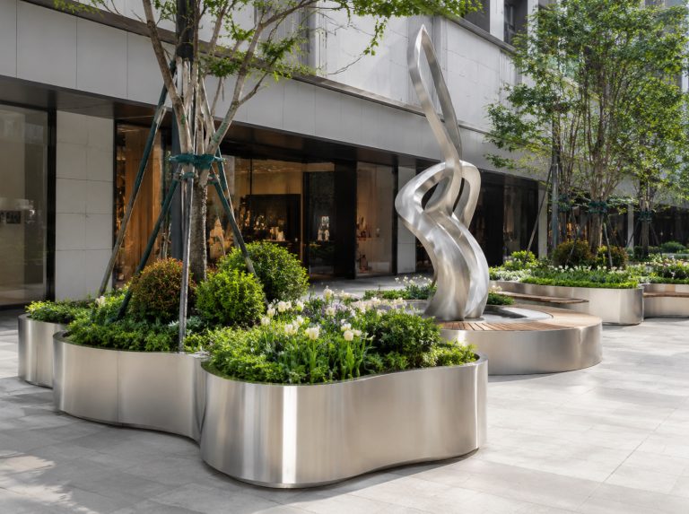 龙马潭区不锈钢景观雕塑与金属花箱